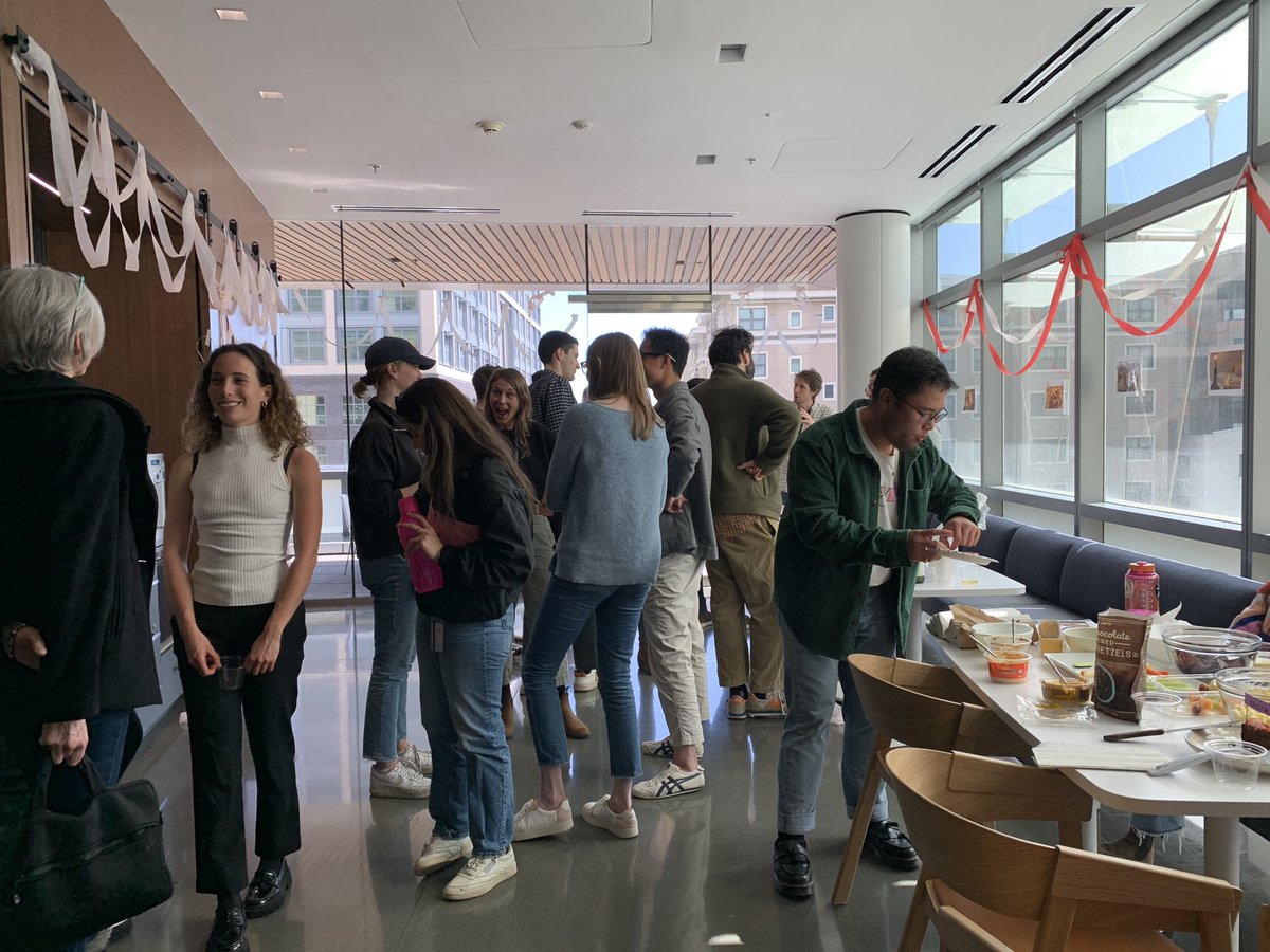 therubinlab's tweet photo. Huge congratulations to our fabulous graduate student (now PhD candidate) @swartz_sophi for absolutely crushing her qualifying exam!!! 🎉🎉 @bradyfcress @doudna_lab https://t.co/T0LUJhlUHr