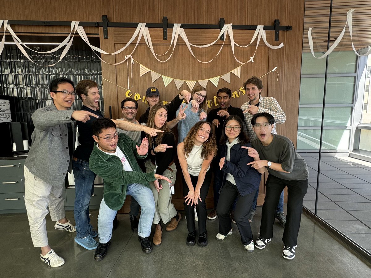 therubinlab's tweet photo. Huge congratulations to our fabulous graduate student (now PhD candidate) @swartz_sophi for absolutely crushing her qualifying exam!!! 🎉🎉 @bradyfcress @doudna_lab https://t.co/T0LUJhlUHr