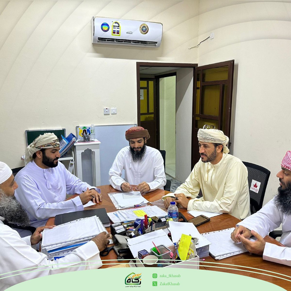 إجتمعت لجنة الزكاة بولاية خصب مع فريق خصب الخيري <a href="/KHASAB_VCT/">فريق خصب الخيري</a> للبدء باستقبال زكاة الفطر وتحديد مواقع استقبال الزكاة