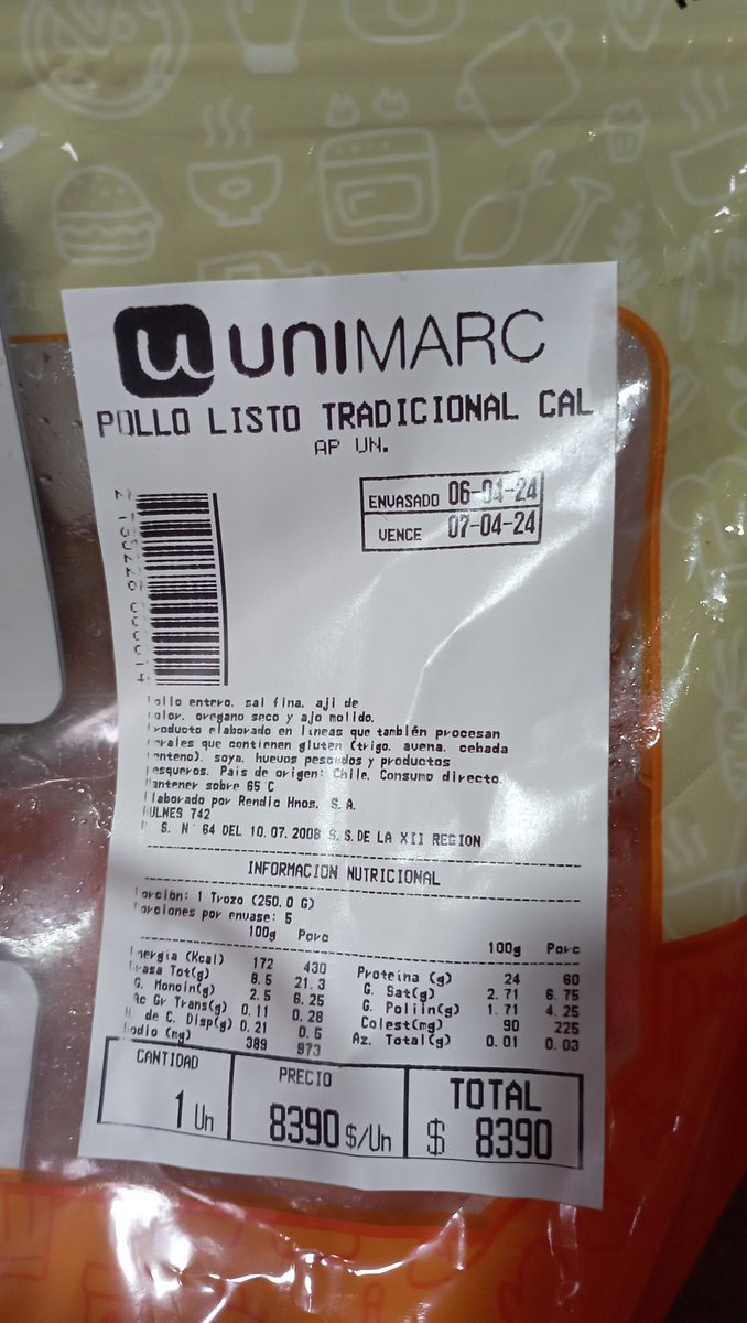 Yohui_27s's tweet photo. @Unimarc No se dodne poner el reclamo. Compramos un pollo asado en su sucursal de Natales. Creímos solo no había sido muy rostizado y resulto estar crudo del centro. Cuan riesgoso puede ser esto de mal cocinado. Y barato no es. https://t.co/oS20babRFJ