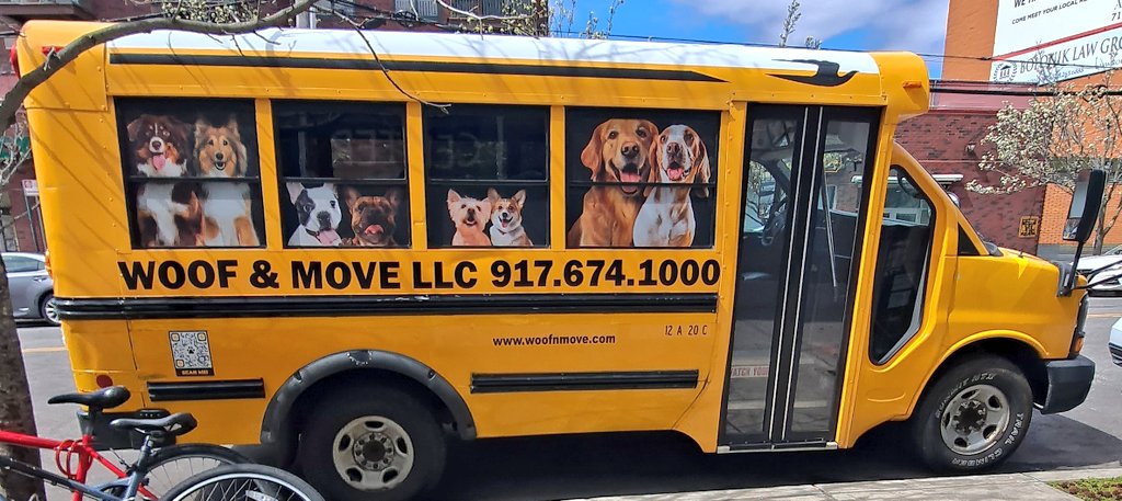 emptyess512's tweet image. Look what I found: the Yankees on the road transportation 🤣😍🐶😀🗽⚾️ #Yankees #RepBx #FortheDawgs