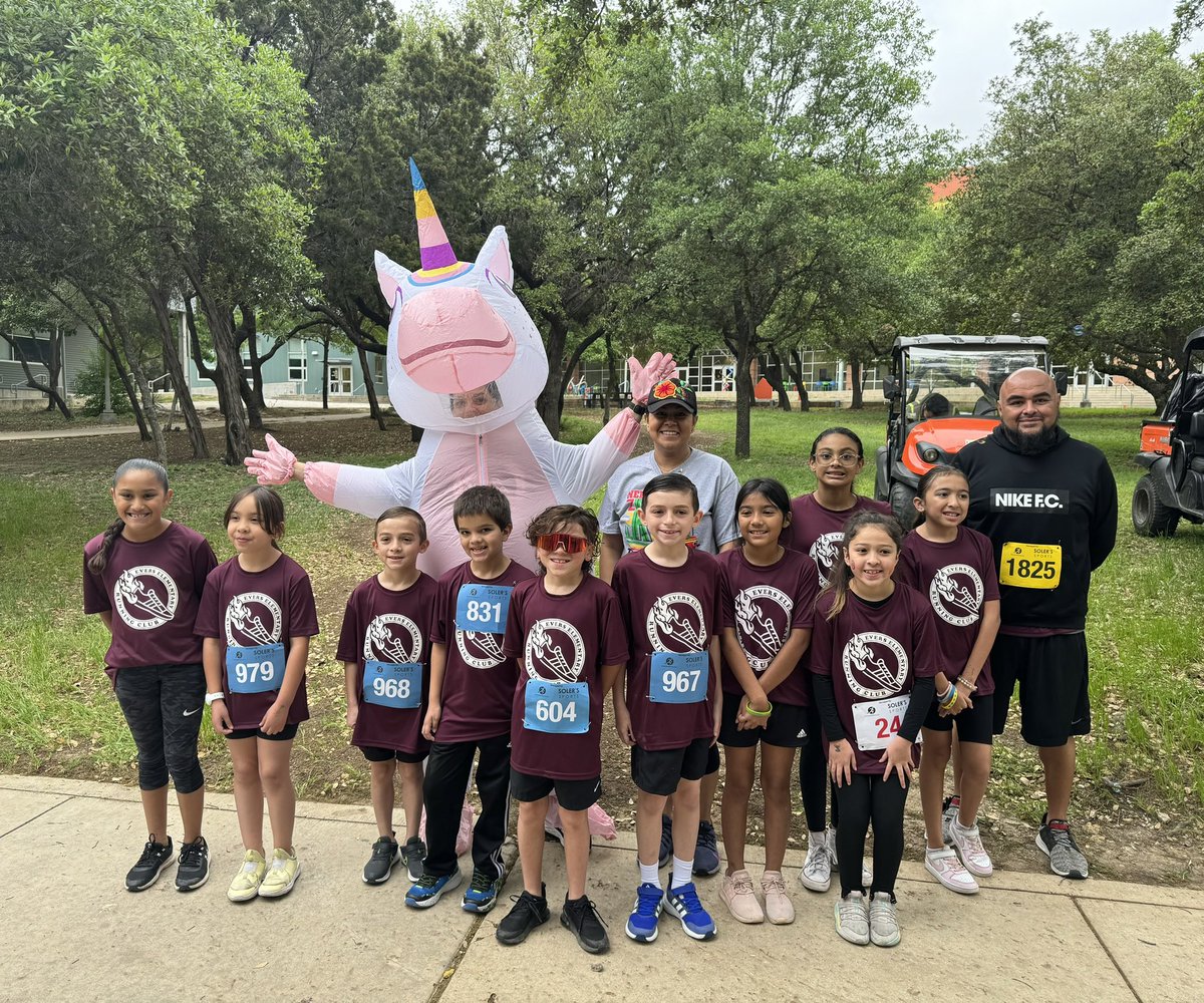 NISDEvers's tweet photo. 🌈🦄 Another epic day at the NEF Fun Run with our Evers Unicorns Fun Run club and teachers! Huge thanks to our amazing parents for cheering on our students – YOU ROCK! Special shoutout to Coach P for leading our Unicorn Run Club with such dedication. #TeamNorthside #NEFFunRun 🌟 https://t.co/KbJcChAamD