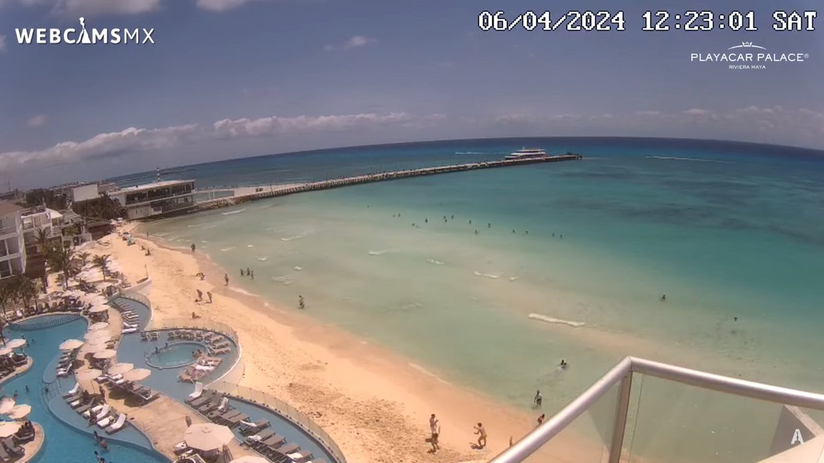 #PlayaDelCarmen, #QuintanaRoo.
Temperatura actual: 29° C.
Sensación térmica: 32° C.
Vista desde @PlayacarPalace.
webcamsdemexico.com/webcam/playa-d…