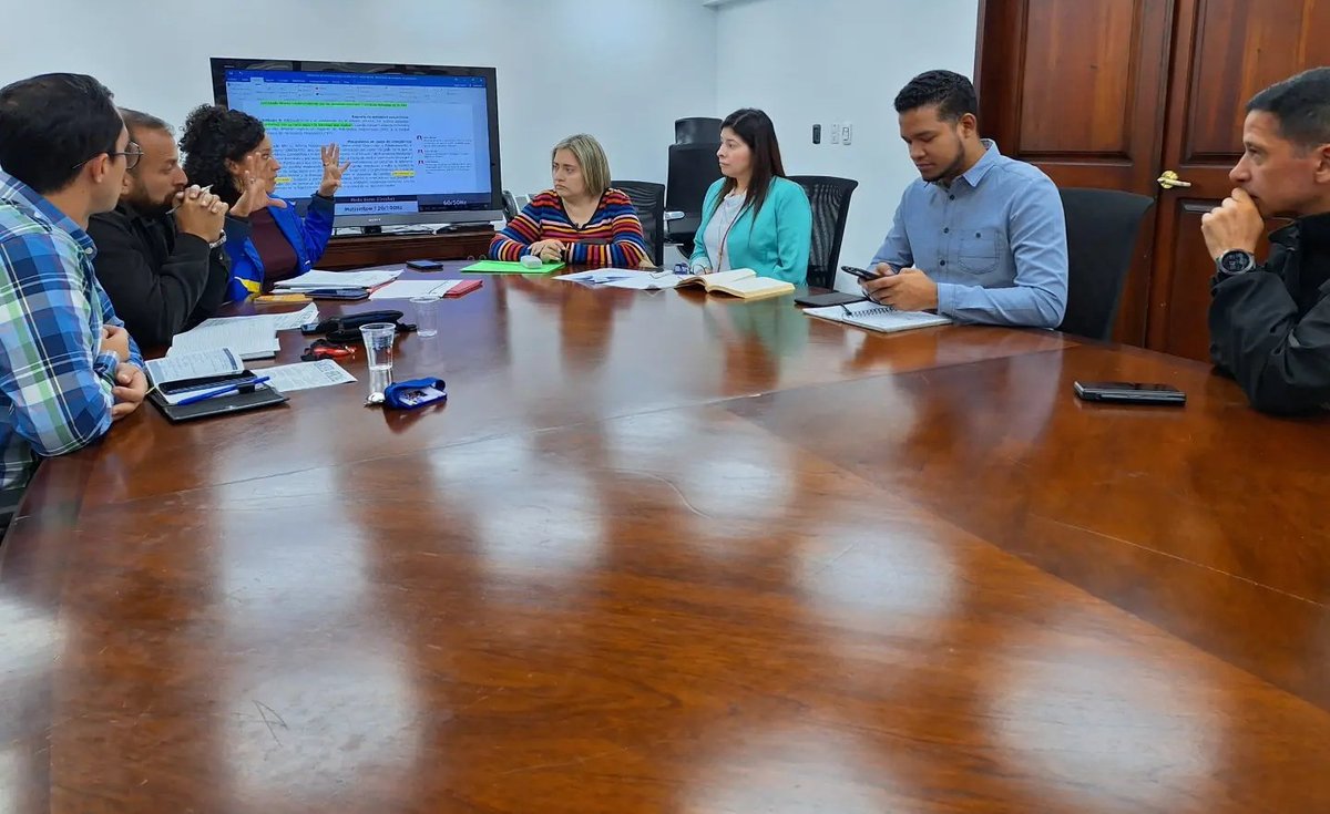 #Entérate|| Este  #05ABR  la @oncdoftvzla2, llevó a cabo reunión de trabajo con representantes del Mpprijp  y facilitadores RUF-Oncdoft, a fin de evaluar la unificación y reforma de las resoluciones 122 y 158 emitidas en las Gacetas Oficiales N° 39.945 y 39.986. 

#RadiotomCanta