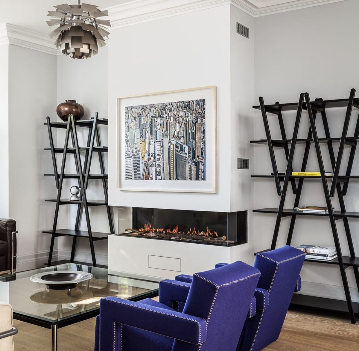 AUArchitects's tweet photo. Infuse modern warmth with a sleek fireplace. Elevate your space with contemporary design. #fireplace #modern #design #AUArchitects 🔥🏡 

https://t.co/5gpEMdcpJo https://t.co/3EhFSdpcbD