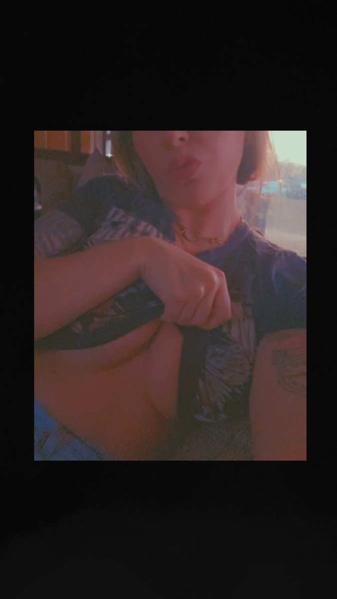 If you want to see more just message me. I’ll be selling some content today 😘💦