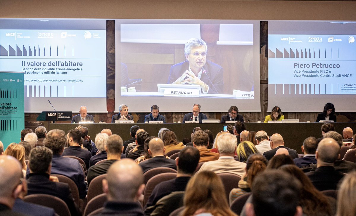 «Con l’edilizia green, più valore alle case, bollette meno pesanti e smog a picco. Il Superbonus? Giusto, ma realizzato male» @erealacci all’evento «Valore dell’abitare». mondopadano.it/stories/attual… @SymbolaFondazio