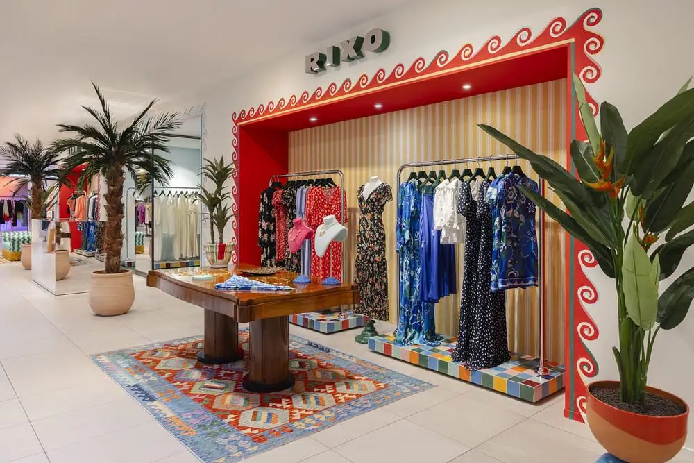 retailboss's tweet image. British womenswear brand #Rixo, the label has unveiled its largest-ever shop-in-shop at none other than London’s iconic department store, #Selfridges. retailboss.co/rixos-launches…