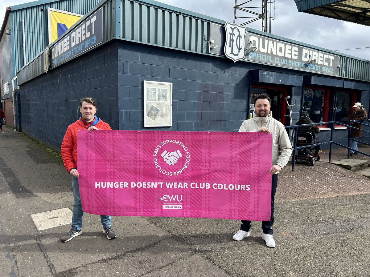 Thanks to every @DundeeFC & @MotherwellFC fan who donated items to our foodbank collection today! We also raised £181.76 in our collection buckets for the Taught by Muhammad foodbank! 🤝 #HungerDoesntWearClubColours