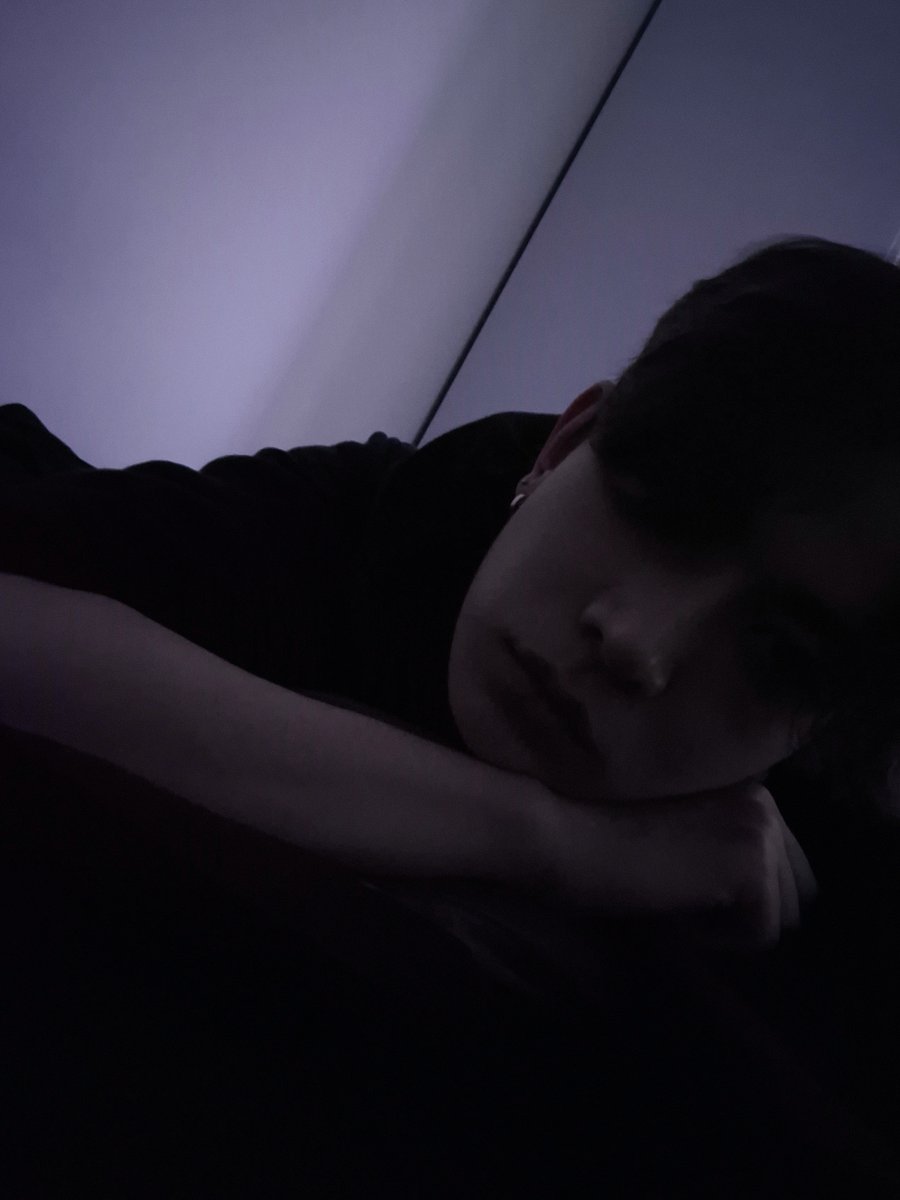 [WEVERSE] 240407

#HEESEUNG posted selcas on Weverse! 🌟
🦌: Goodnight really

#엔하이픈_희승 #李羲承 #ヒスン #희승 #ENHYPEN_HEESEUNG #엔하이픈 #ENHYPEN