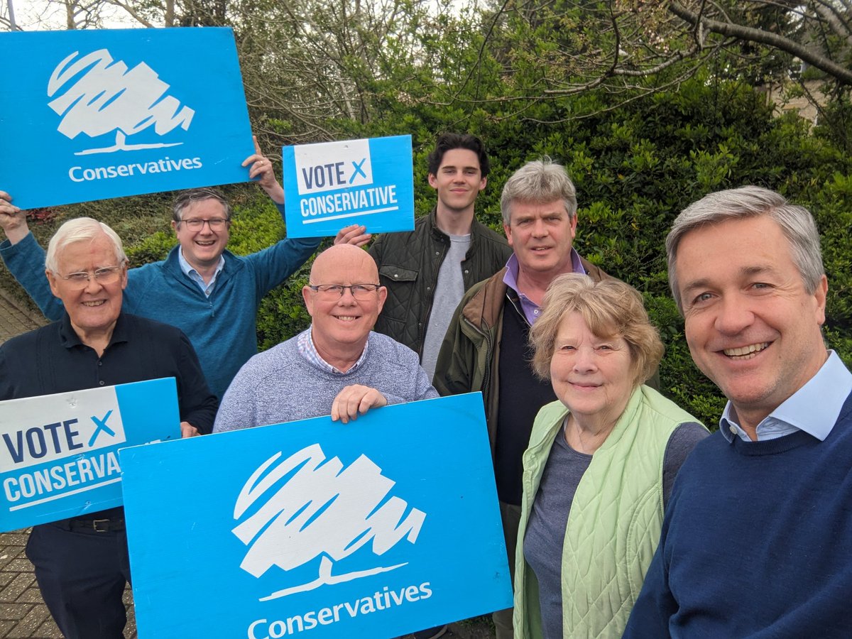 Great day out talking to residents in Bicester with our fantastic @NorthOxonCons local election candidates who have spent many years serving the local community.