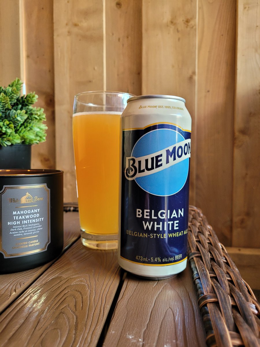 A friend dropped off her favourite brew for when the warmer weather comes, you'd think she'd know better 🤣.

It's only 9°c out but if Honey Badger don't care neither do I.

#Bluemoon #patioseason