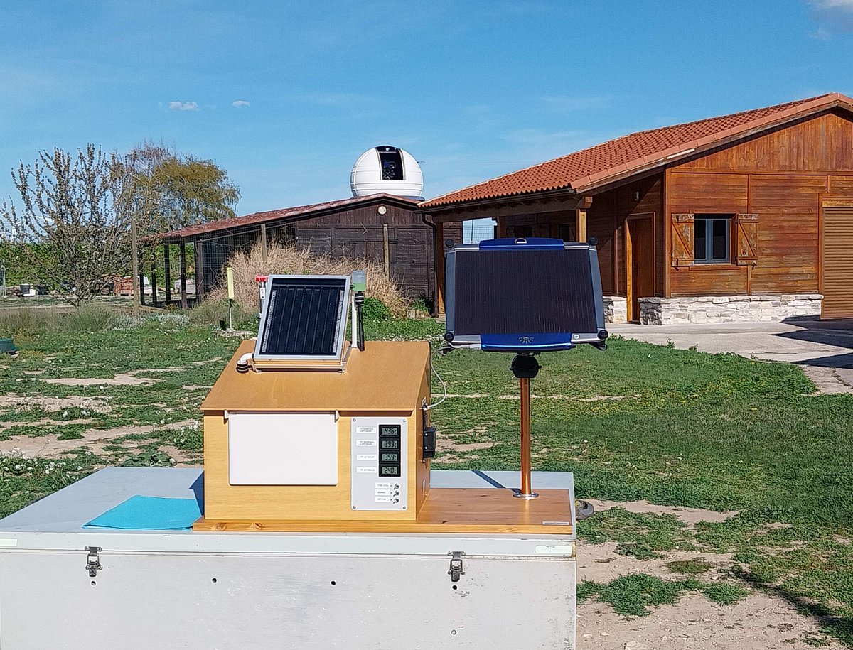 Hem cedit a l'Observatori de Pujalt @Observatori  la nostra instal·lació didàctica d'#energiasolartèrmica i #fotovoltaica de mida reduïda, però totalment funcional. Un lloc fantàstic per aprendre sobre #astronomia, #meteorologia i #energiesrenovables. Visita molt recomanada!!!