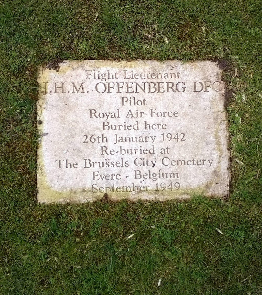 The book that kicked off my obsession in the Second World War back in my late teens/early twenties. Died in an air accident 22 Jan 1942 aged 25. @WeHaveWaysPod @WW2Talk @I_W_M #battleofbritain #LestWeForget @Memorial_theFew