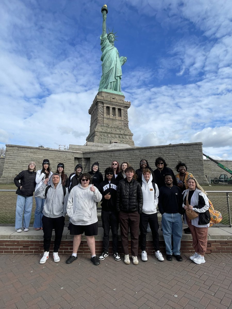 MsJensenMCHS's tweet photo. Our time in NYC has come to an end! Time to head home ☺️ #SeniorTrip2024 https://t.co/xf0kqORKmn