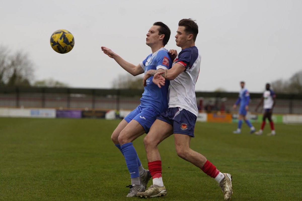 Celebration time for the @LowestoftTownFC players after <a href="/harvsayer/">Harvey Sayer</a> points the way to the 🔝of the <a href="/IsthmianLeague/">The Pitching In Isthmian League</a> North Division for The Trawlerboys 🙌🏻💙🤍
Great action 📸 <a href="/Shirleypeppa/">Shirley Whitlow</a> with fellow goalscorer Jake Reed &amp; <a href="/Hints04/">David Hinton</a> also in focus 💪🏻 #COYB #LTFC