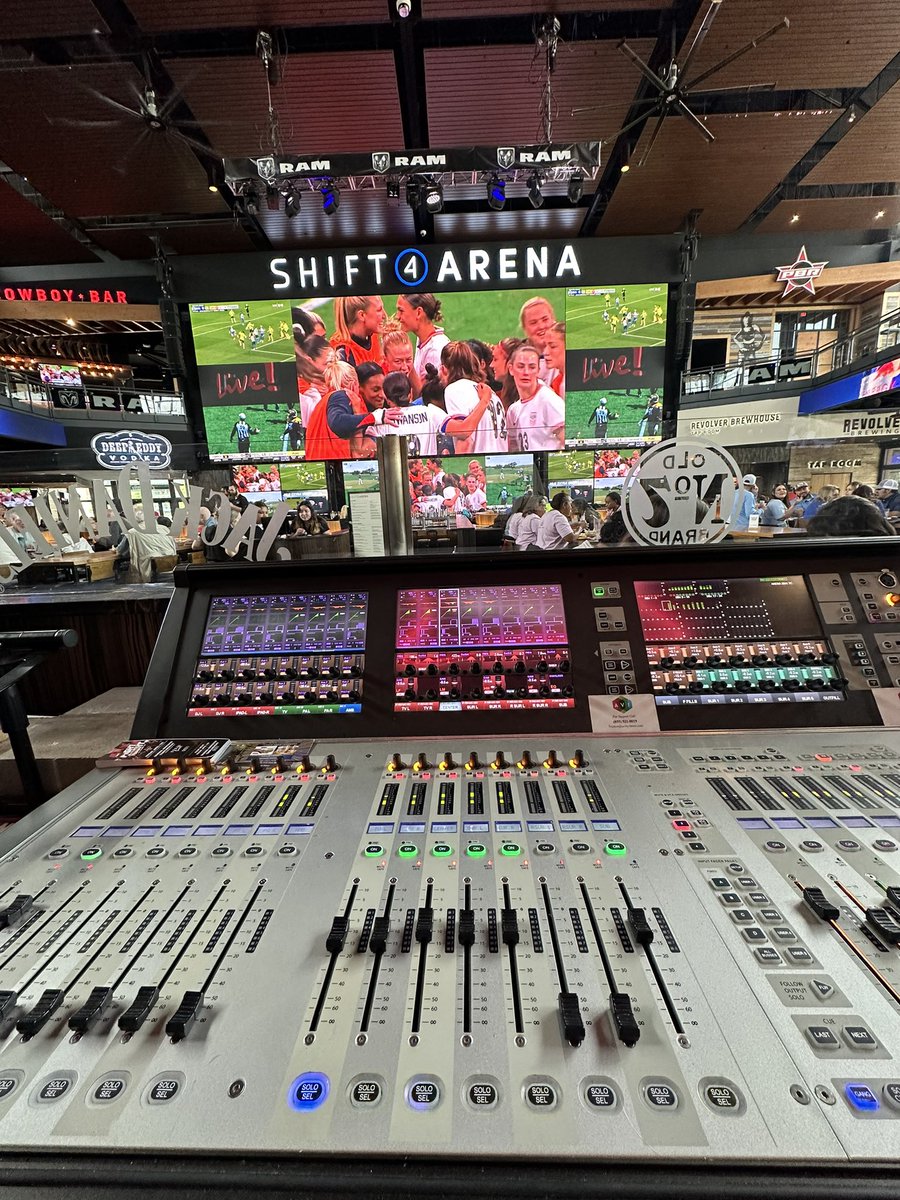 Oh man who ever is doing the audio for this match is doing a horrific job #SheBelievesCup <a href="/tntsports/">TNT Sports</a> <a href="/USWNT/">U.S. Women's National Soccer Team</a> #USWNT #Japan #audiotech #audiotechlife <a href="/ShebelievesC/">SheBelieves Cup</a> #saturdayvibes #soccer ⚽️ 🇺🇸 🔊