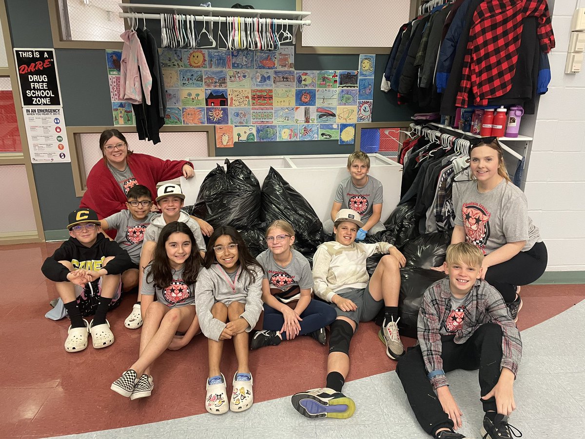 Thank you to our GFES Student Council for spending their Saturday morning keeping GFES beautiful! Mrs. Navas and Mrs. McWilliams continue to create wonderful opportunities for our Wildcats to serve and give back!  Keep showing your Wildcat PRIDE!🐾#TogetherWeThrive #todayincomal