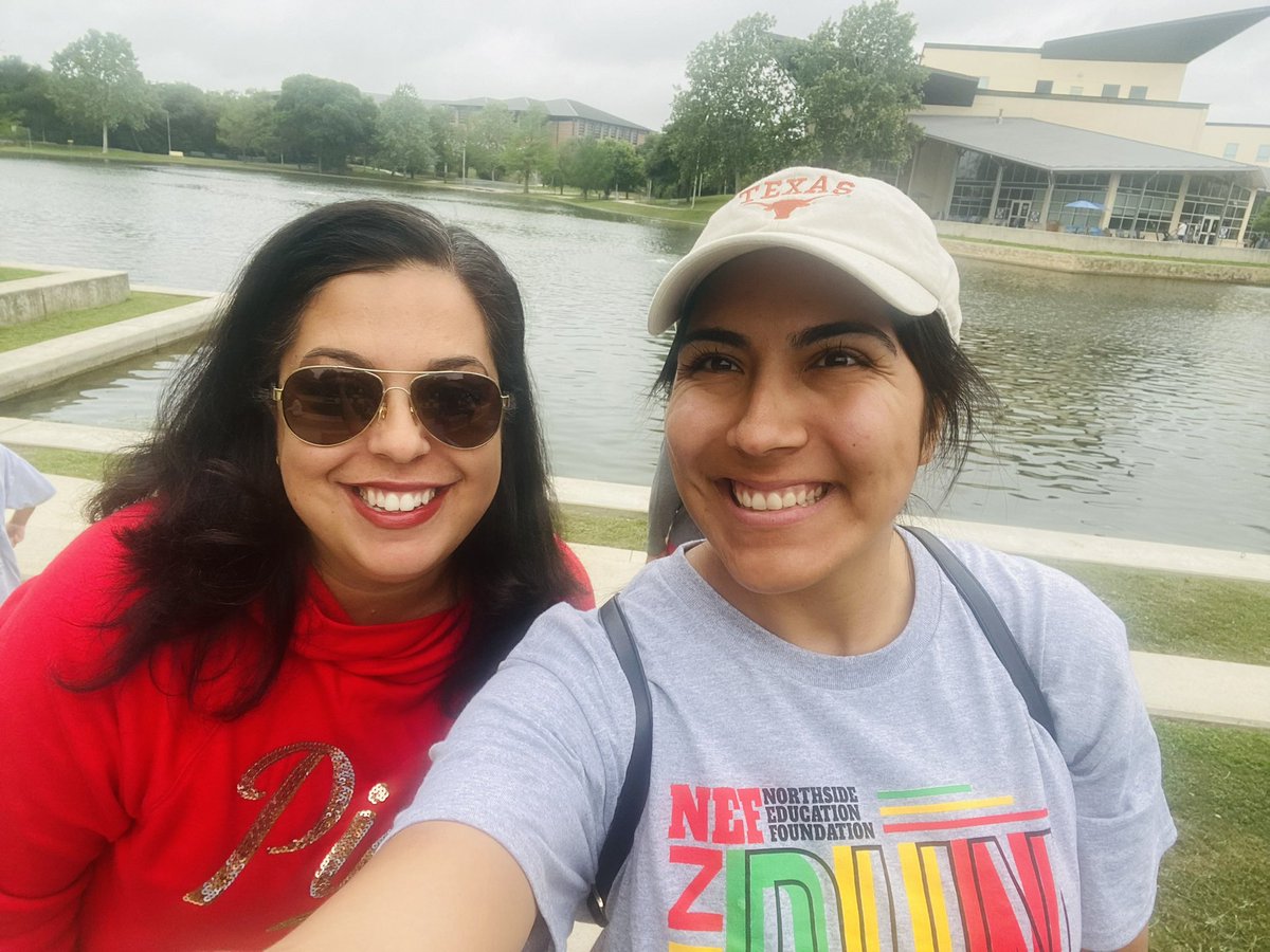 CNECounselors's tweet photo. A great time at the #NEFFunRun with @NISDCNE staff and families! @nisdnef 
#TeamNorthside @MsRuizCNE @SharpJ4thNISD https://t.co/wyfe766CWy