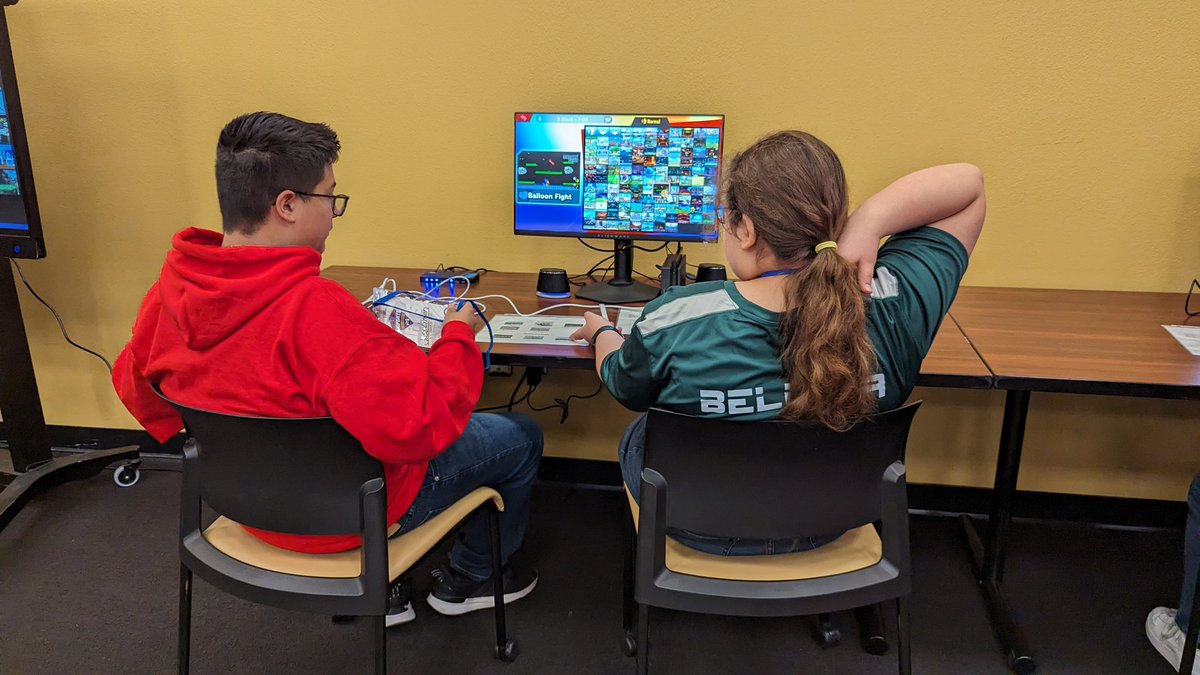 🐊🎮Super proud of our @resaca_gators Gaming Gators Esports team for putting up a great fight during their first ever @RegionOneESC Esports competition! Coaches @MsVilla_OES @NormaLZapata @John_Garza_ and myself are so proud of you!🎮🐊