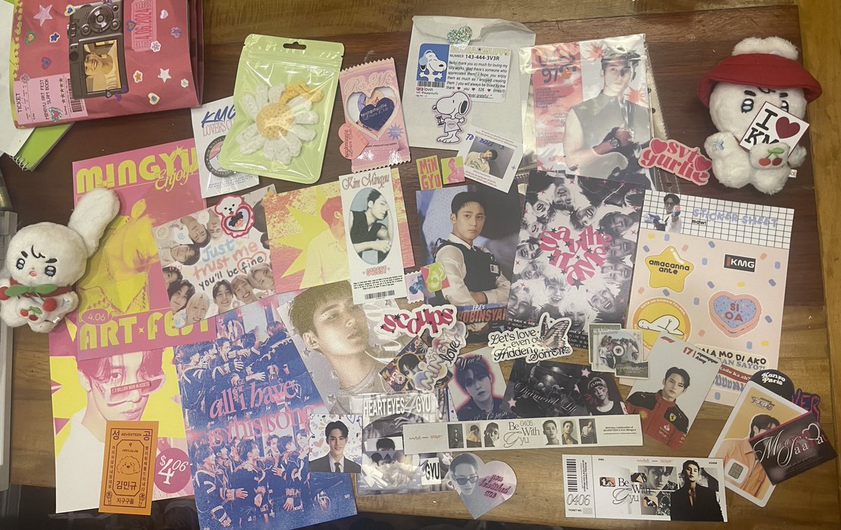cheollycherries's tweet photo. @svtdays #MINGYUARTFEST2024 haul 🫶🏼

- ganda ng gawa ng lahat ng mga artists sa Mingyu art fest nakakakilig talaga 🥹🫶🏼 a big shoutout / hug to all the artists who I met today 🥹 I look up to y’all fr fr ang galing niyo lahat 😭 I can’t wait to see you all soon!! https://t.co/s0jRC2UJls