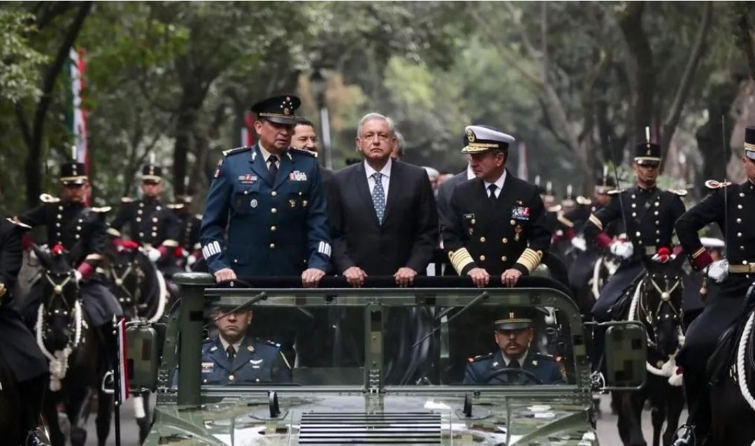 #TodosConMéxico RT MASIVO Si apoyas al Comandante Supremo de las Fuerzas Armadas de México @lopezobrador_...🇲🇽