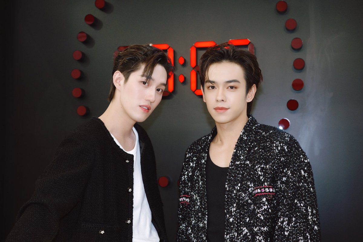 t3group_ent's tweet image. Long time no see. 😊💄⏰

#CHANELMakeup #CHANELBeauty #RougeAllure #CHANELNuitBlanche