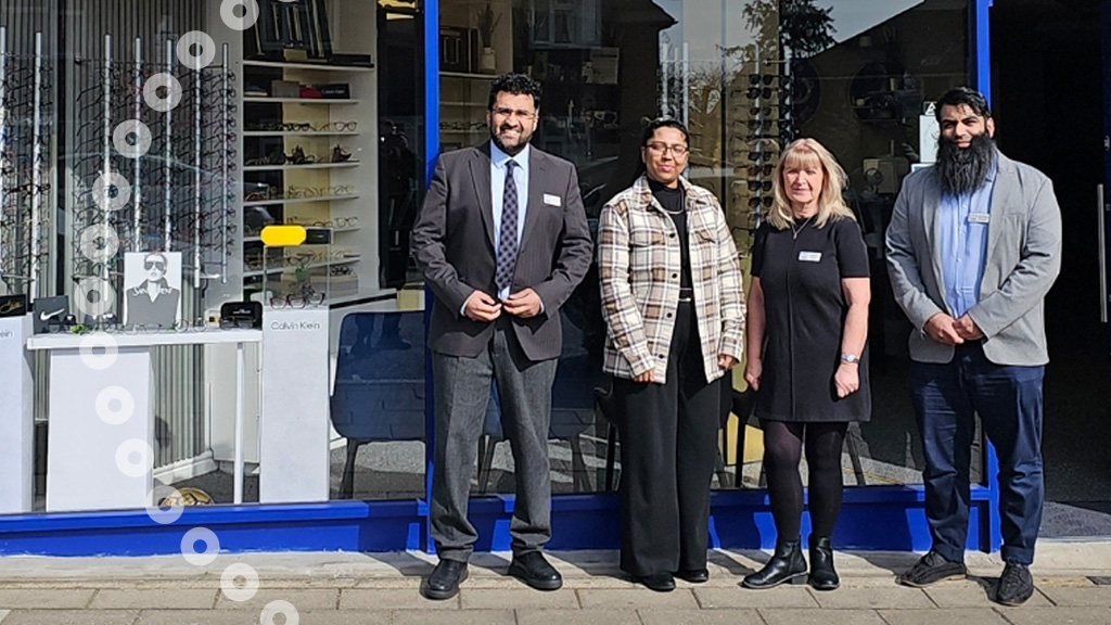 Independent practice @Eyecare_Express is offering free sight tests and spectacles for those struggling with cost of living pressures during #Ramadan. Optometrist Yassar Yousaf said: “The smiles on their faces have been the motivation.” Read ➡️ ow.ly/Nu4w50R9Oyo #OT