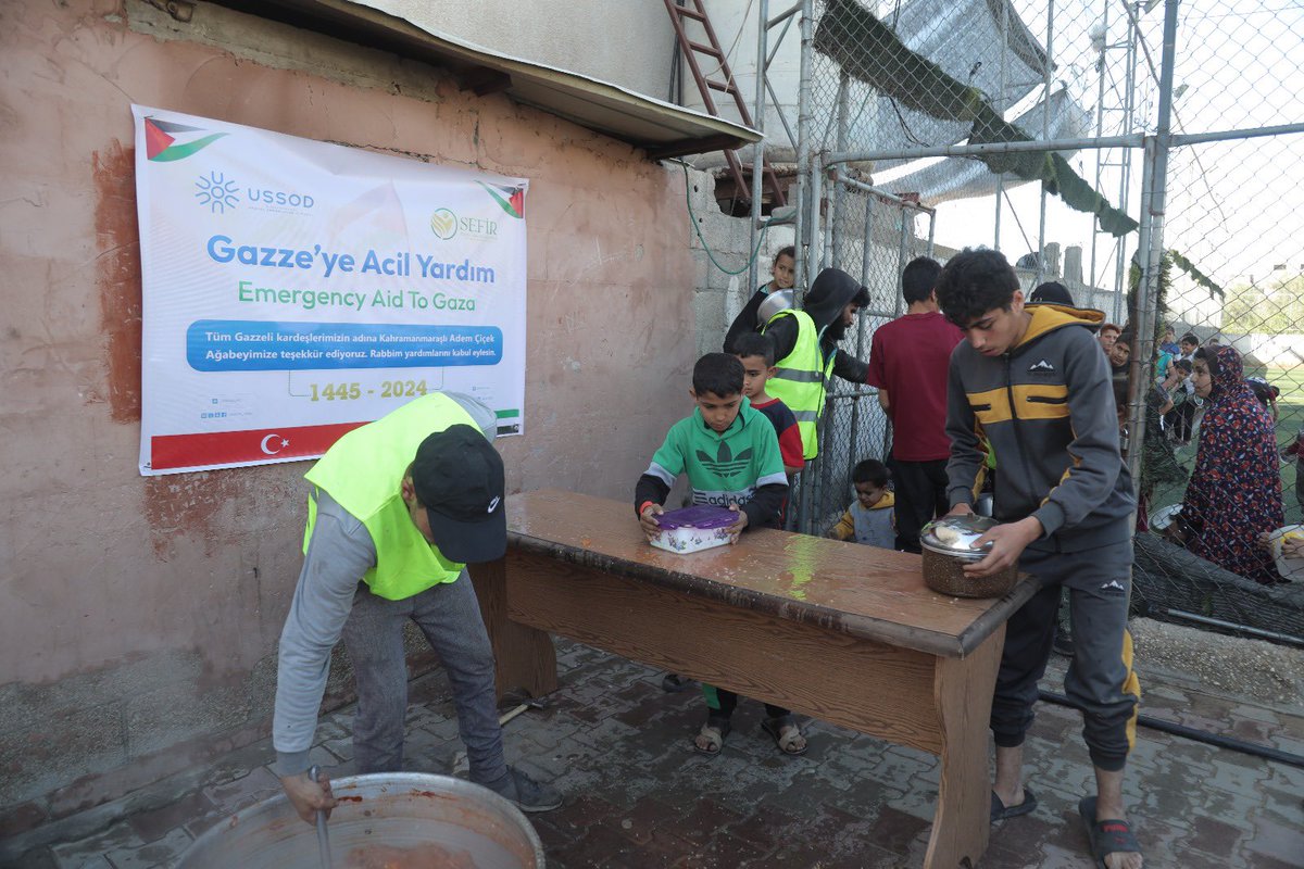 Gazze halkına yardımlarımız devam ediyor.  🇵🇸❤️ 🇹🇷
📍Gazze
Detaylı bilgi ve bağış için
🏦Hesap Adı : Uluslararası Sosyal Sorumluluk Derneği 
İBAN : TR85 0020 5000 0960 7192 3000 01
🌍ussod.org
📱0545 213 80 82