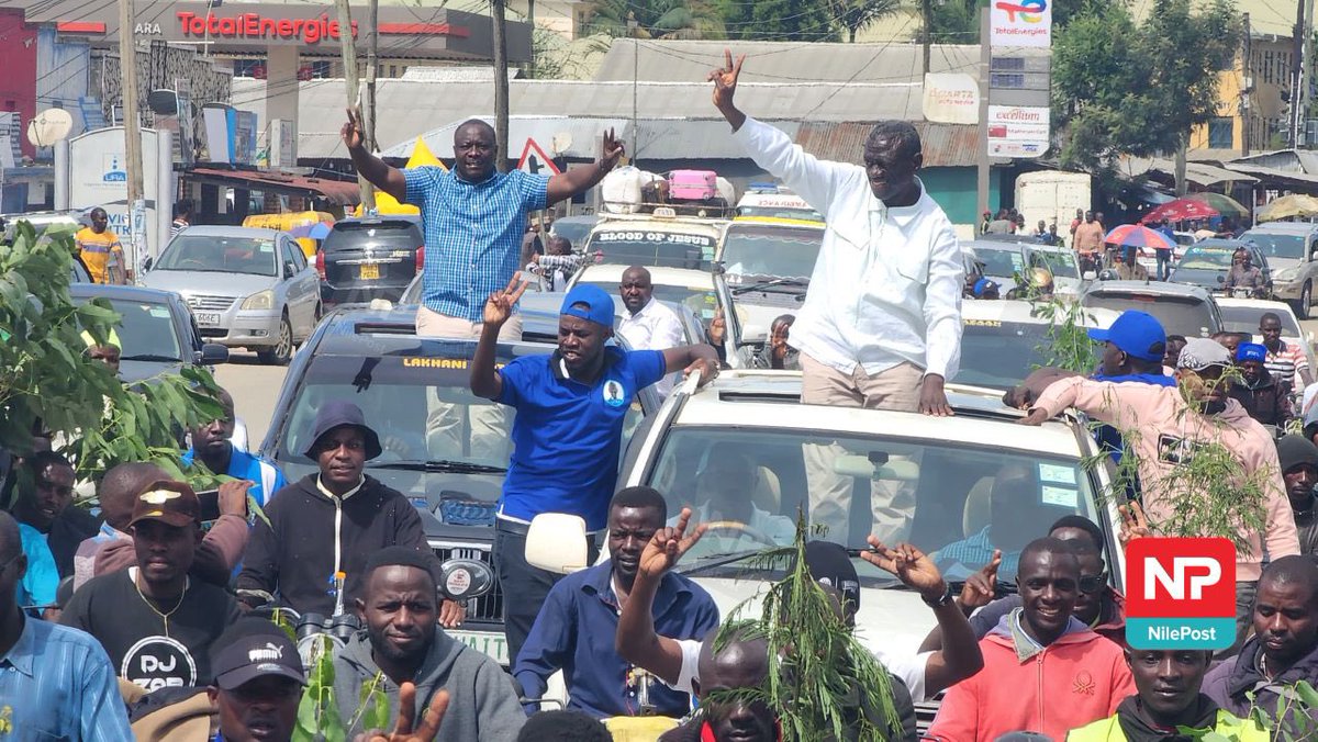 Fireliglntfi's tweet photo. PHOTOS: Dr. Kizza Besigye and the FDC Katonga faction are entering Ishaka-Bushenyi Municipality, where he will address the public at Kizinda playground.

📸 @alexmugasha1 

#NBSUpdates https://t.co/gf4NWnOtE8