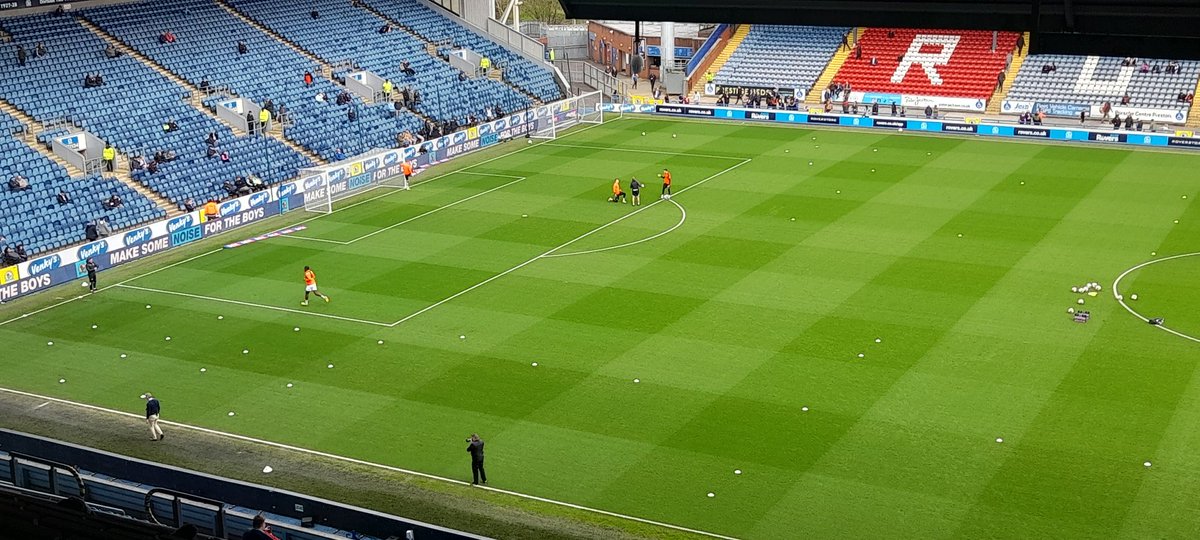 RHB_ONLINE's tweet photo. RHB Sport today live from Ewood Park at 2-30pm with @StuartWearden🎙, commentary on Blackburn Rovers V Southampton in the Championship. The first meeting since 2005. Rovers are looking for back to back wins since Nov 23. ⚽️⚽️📻 https://t.co/rHsla8k8vE