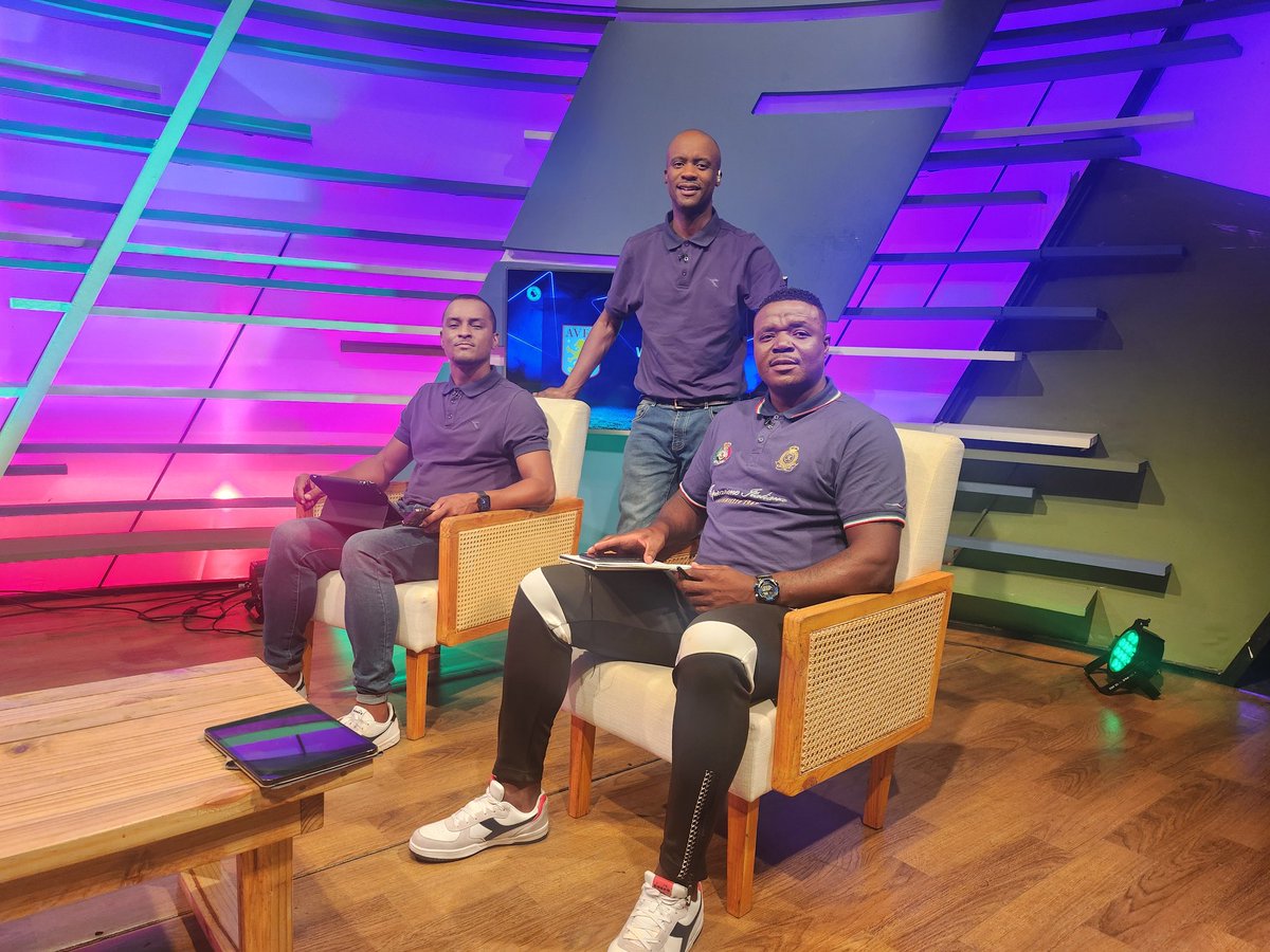 ThabisoMosia's tweet photo. We're LIVE on @SABC3 for #EPL action between high flying Aston Villa and struggling Brentford... Build up at 15h30 and kickoff at 16h00..... @SABC_Sport #SizenzaZonke #ASTBRE https://t.co/iB3Xy3e0Bl