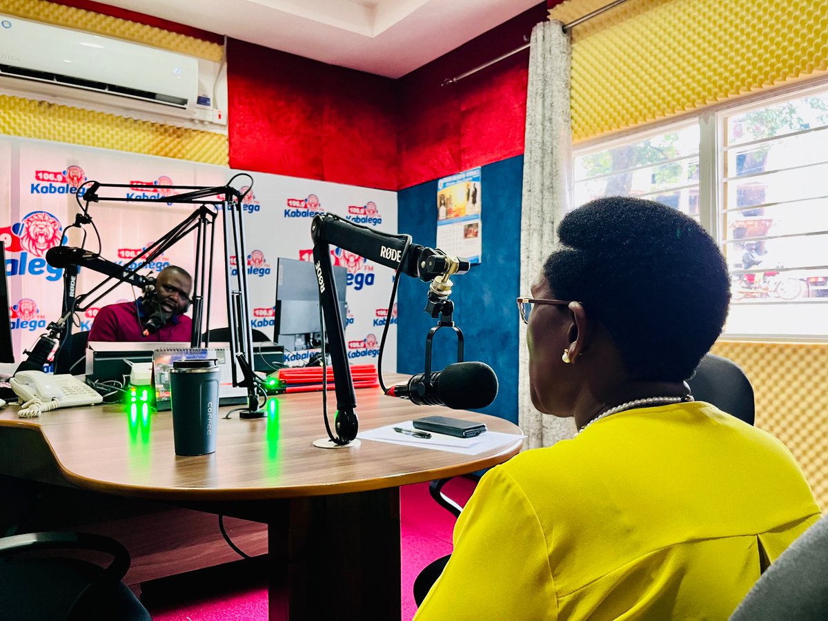 It was a pleasure being hosted by @martin_kaahwa this morning to address the people of Bunyoro at @fmkabalega. We talked about a wide range of topical issues in the country including the 2024/2025 National Budget priorities, land, rationalization and wealth creation.