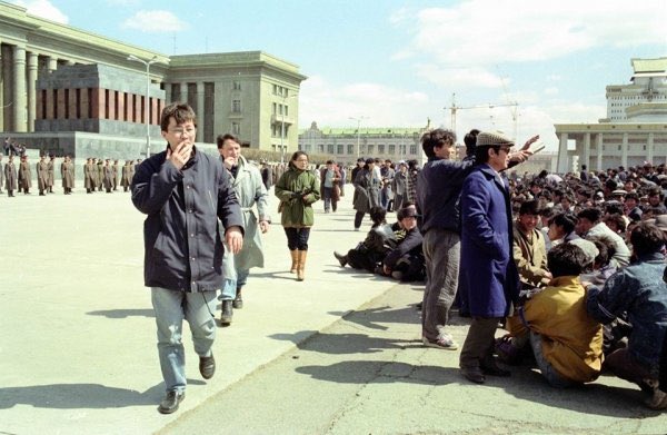 Ардчилалын алтан хараацай гол эхлүүлсэн хүн бол С.Зориг шүү. Бусадмнь ардчилалын нэр барьсан тонуулчид