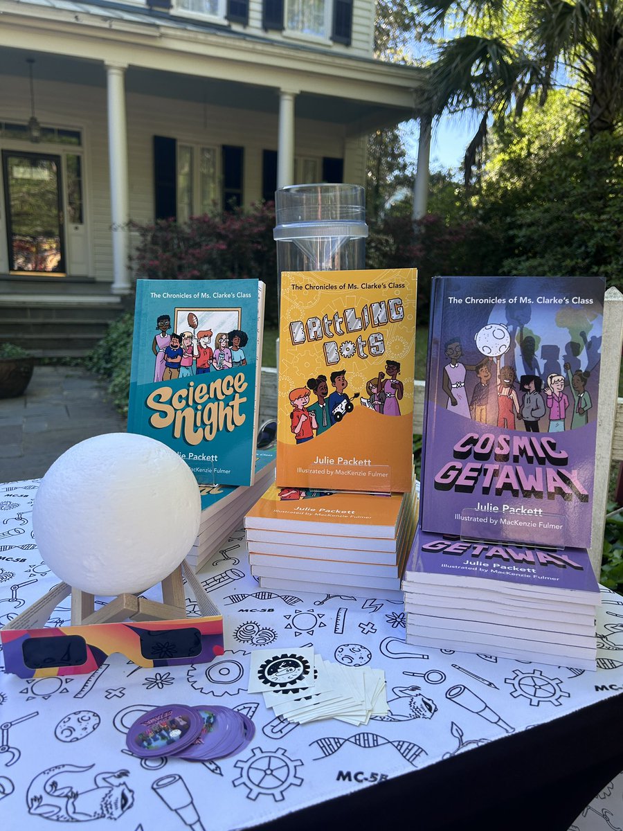 JulieHPackett's tweet photo. Day 2 at the #FlowertownFestival is underway! 🌸 I've got my fanny pack on and my table set up to sell some amazing kid STEAM books. Swing by and let's chat about all things STEAM! 📚 #STEAM #KidsBooks #Summerville #MsClarkesClass https://t.co/vTOMzwg4IJ