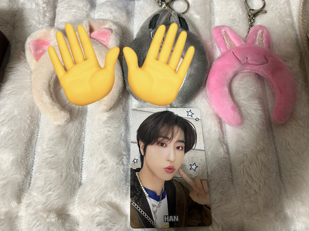 【交換】
StrayKidsスキズ ペンミ 
SKZ TOY WORLD 
ランダムミニカチューシャ
トレカ

譲→チャンビン ハン

求→リノ リービット

27日ベルーナドームでの手渡しもしくは郵送可能です。
検索からでもお気軽にお声掛けください。