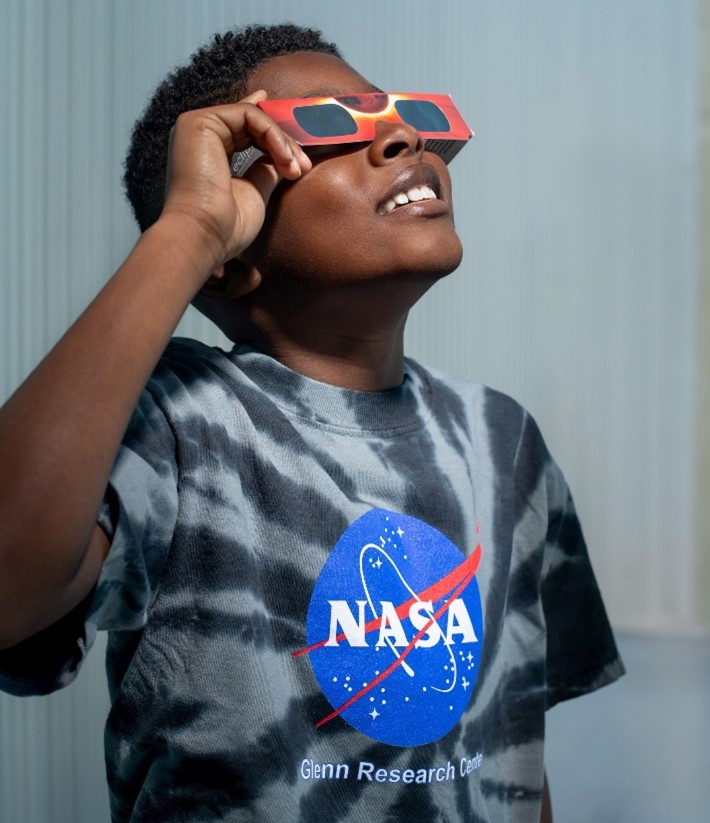 T-2 days! Where will you be watching the total solar #eclipse on April 8? We’ll be at Total Eclipse Fest 2024 in Cleveland, OH, right in the path of totality! Stop by and visit us at the @GLScienceCtr if you’ll be in the area for some free family fun! ☀️