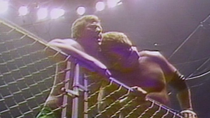 4/6/1981

Bob Backlund defeated Stan Hansen in a Steel Cage Match to retain the WWF Championship from Madison Square Garden in New York City, New York.

#WWF #WWE #BobBacklund #StanHansen #SteelCageMatch #WWFChampionship