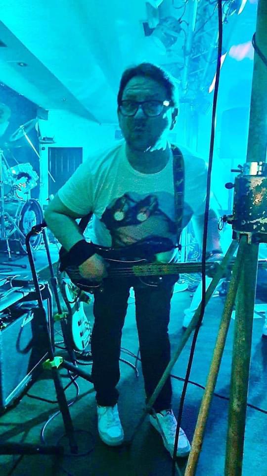 _Queenesque's tweet image. Sad news announcement.
Dan Evans, our wonderful bassist has decided it’s time to move on from all things John Deacon.
Last night was his last ‘official’ gig with us.
We thank Dan and wish him and his wonderful partner Dawn all the best for the future.
Until the next time…
@OIQFC