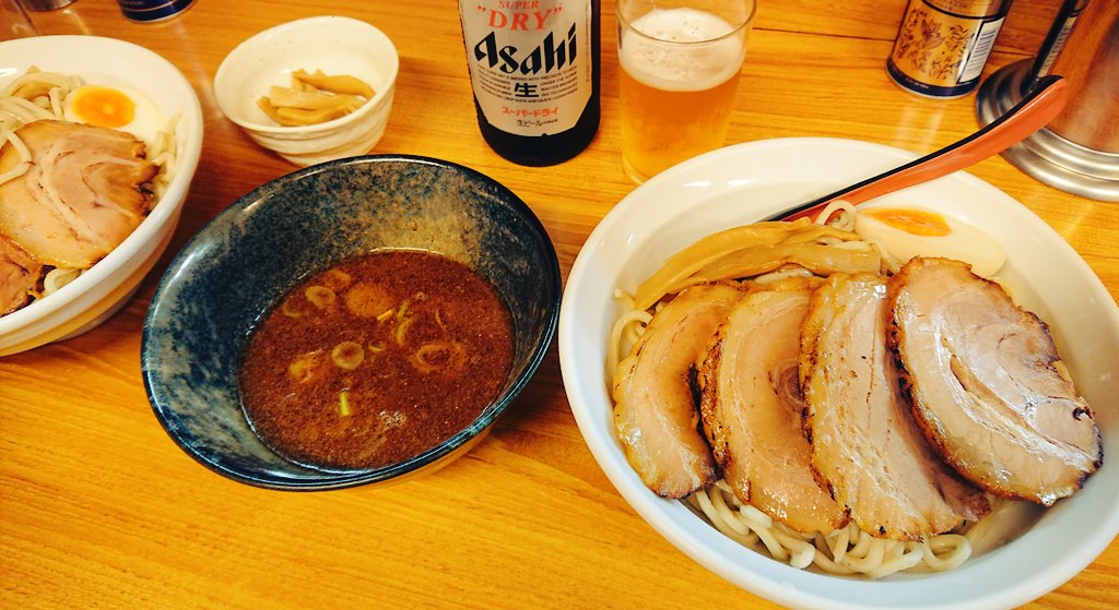 晩飯。

チャーシューつけ麺(*´ω｀*)アサヒビールでいただきます🙏🙂