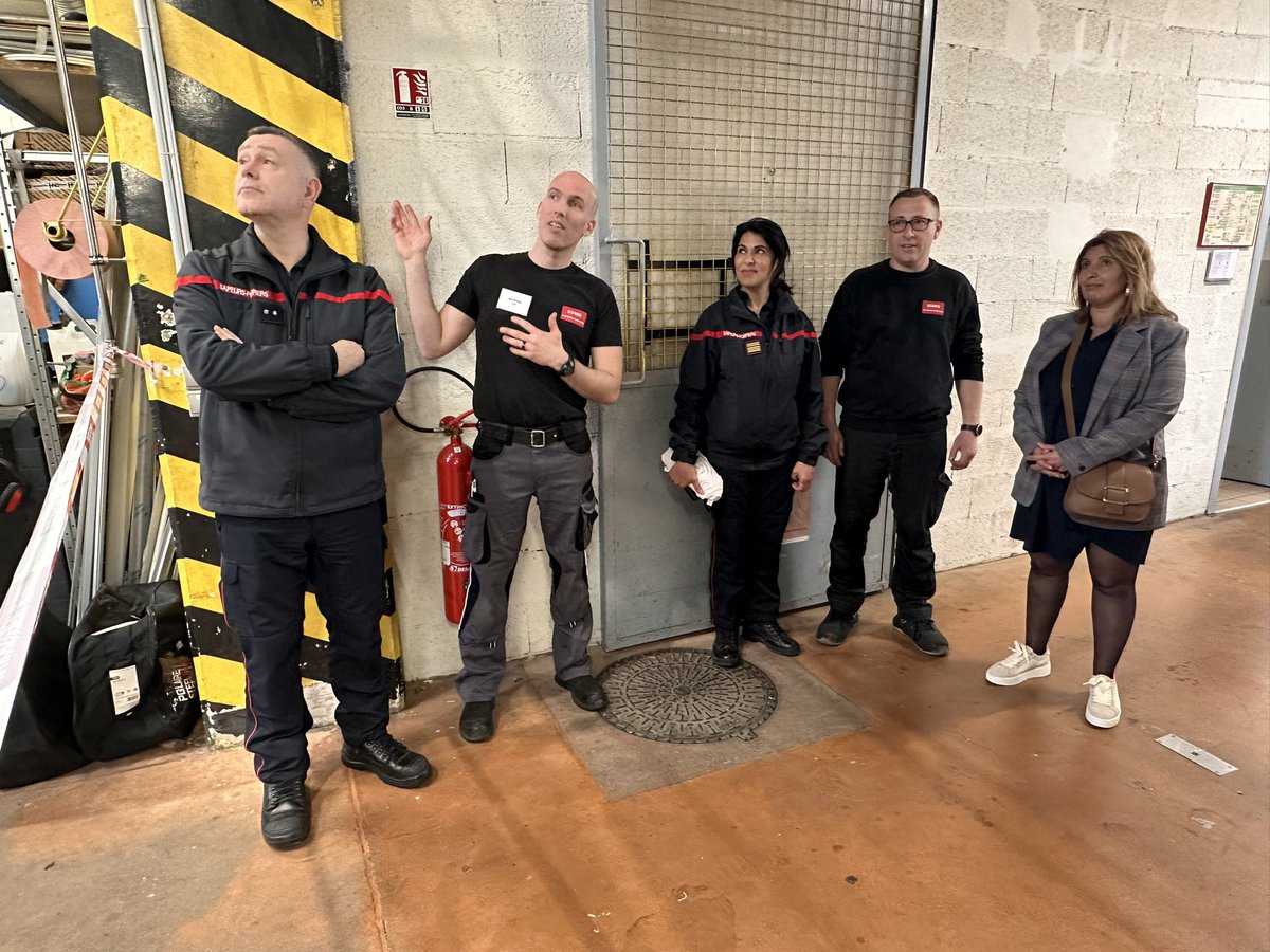 SDMIS69's tweet photo. 🚒 @ZemKhelifi , pdte @SDMIS69, et le CG CLAVAUD, DDMSIS, présents à la JPO de la direction des moyens matériels du SDMIS. https://t.co/gfxsk0p2OR