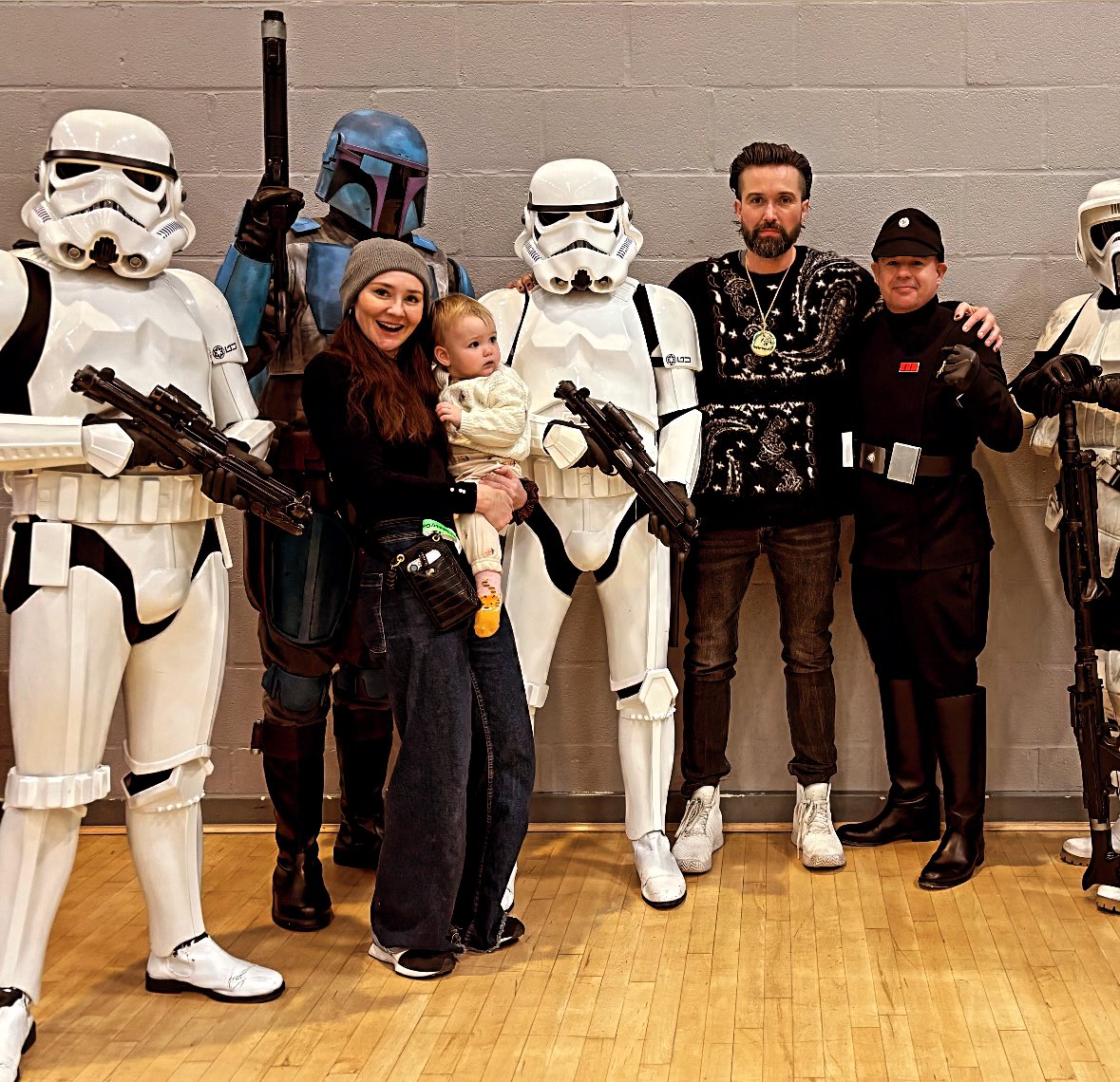 I love comic cons. The people, good lord the people are fuckin glorious. I should do more really…. Thanks for today @walescomiccon