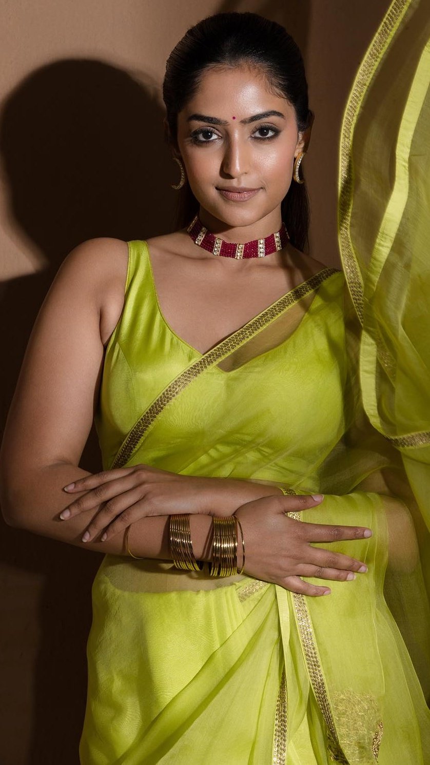 GKfFdc6WwAAkCUK?format=jpg&name=large