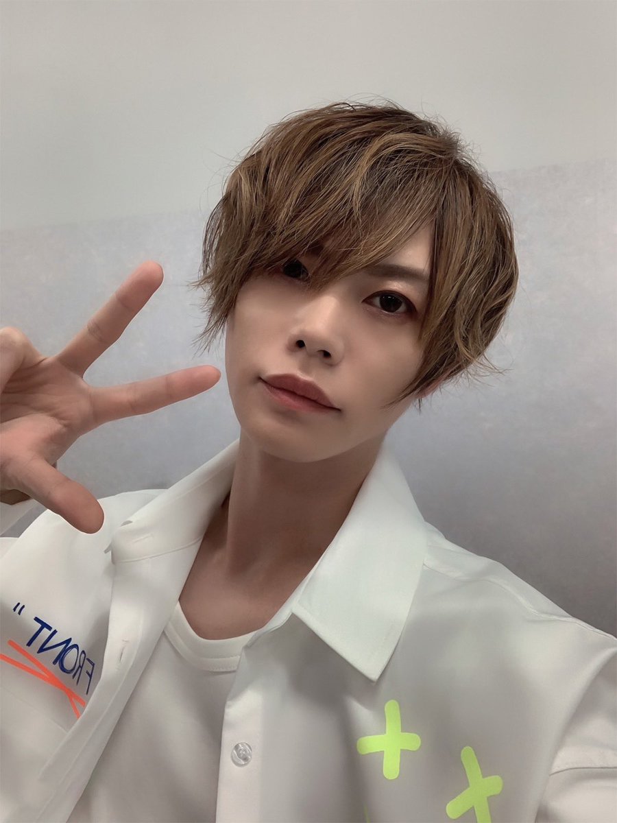 Kei_Sadie_'s tweet photo. 「ヨドバシ梅田インストア‼️」
今日もありがとうございました😊♫

ライブ前に皆に会えて明日のハッチのテンションも爆上がり😆⤴️⤴️

明日に備えてイメトレしながら、早く寝まする💤

みんなも明日の為にしっかり寝て体調万全で来てねん👍

地元大阪、全力で向かって来いよ‼️

잘 자요💕 https://t.co/73AmR4wkqx