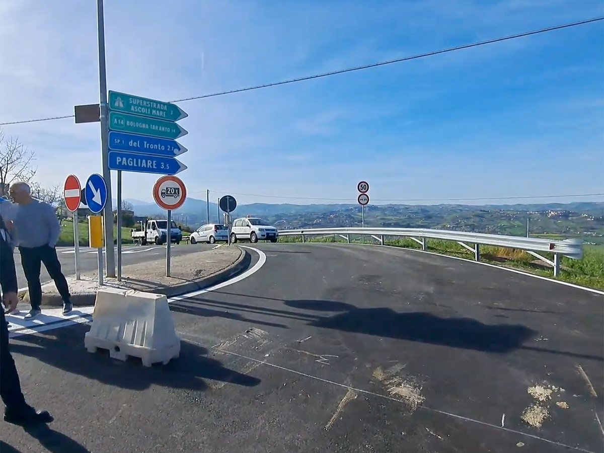 #cantieriaperti Riaperta al traffico la bretella di collegamento tra la vallata del Tronto e la SP 2 di Villa Lempa, nel comune di Controguerra

provincia.teramo.it/novita/cantier…