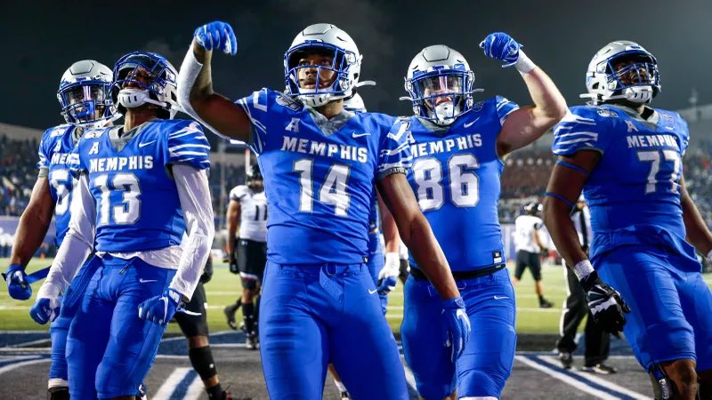 Excited for my visit at Memphis today. Can’t wait to be on campus. @CoachBrownUM @mirandaabri @josh_dunson @CoachLeeMarks @BuckFitz @CWilson_NPA @CSmithScout @OwlBuzz