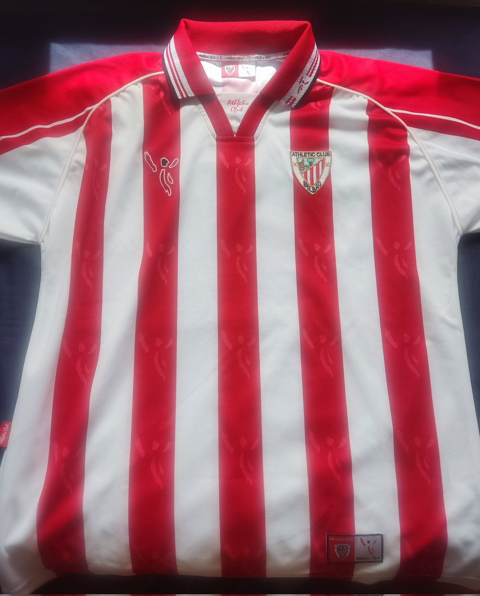 🔴⚪ Calentando ya por si toca salir en la segunda parte y rematar la faena. 💪

#aurtenbai 
#AthleticClub 🦁 #UniqueInTheWorld 🏆 #IñigoCabacas 🤗