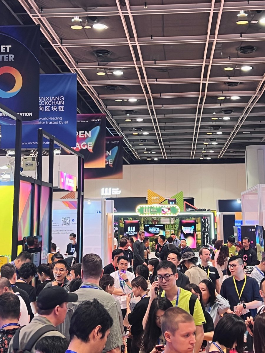 📈Vibrant atmosphere and great interest in #dappOS on day 1 of @festival_web3 in Hong Kong🇭🇰 👏Swing by #dappOS booth (📌G-12) to learn about our recent developments, take a 🤳, send a tweet & share to win $100! 📌Hall 3FG, HK Convention & Exhibition Centre ⏰Apr 6 - 9