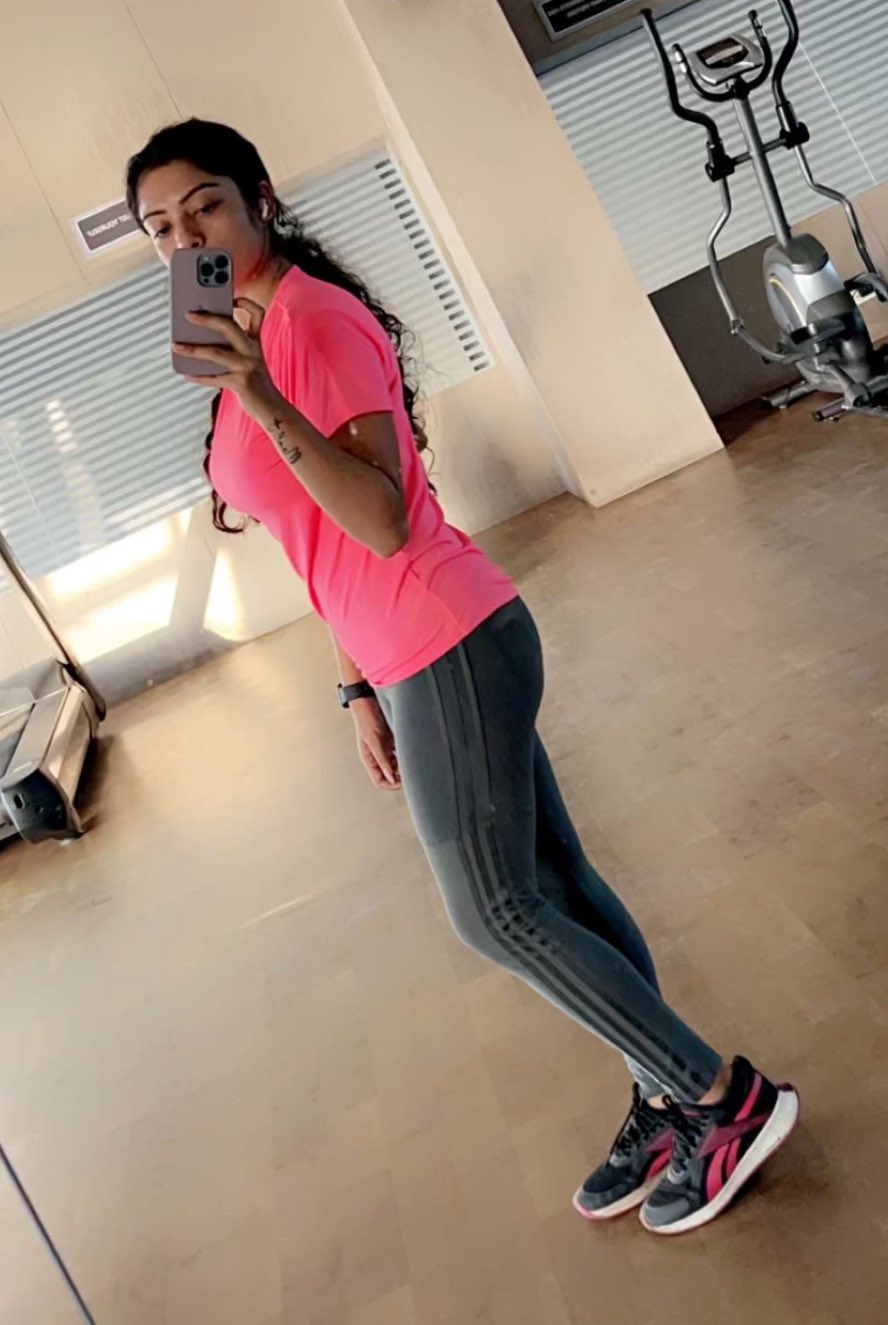 GKfGfmeW0AEvnY5?format=jpg&name=large