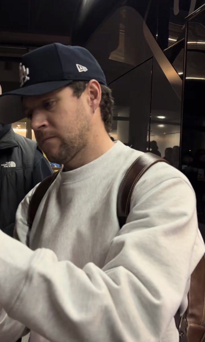 soft and cuddly niall 🤎🧸